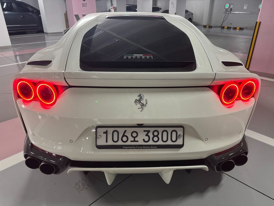 Ferrari 812 2020