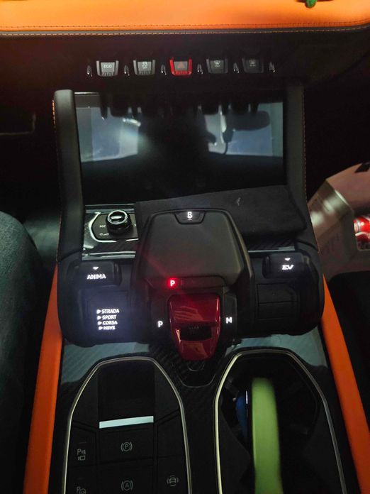 Lamborghini Urus 2025