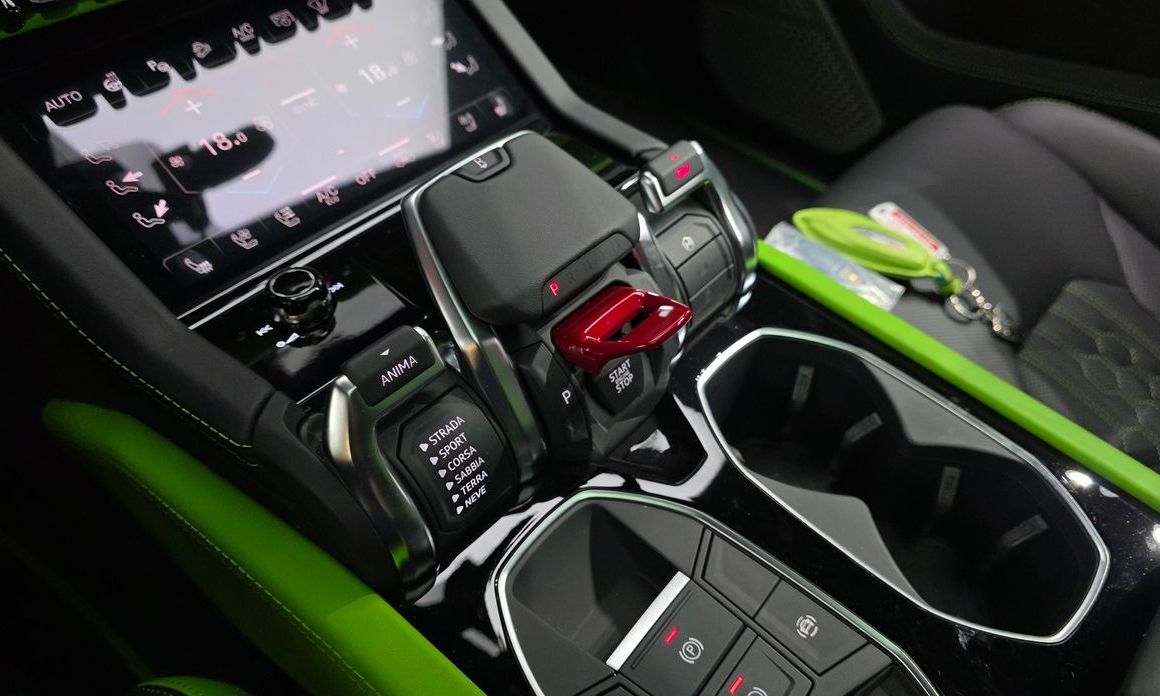 Lamborghini Urus 2025