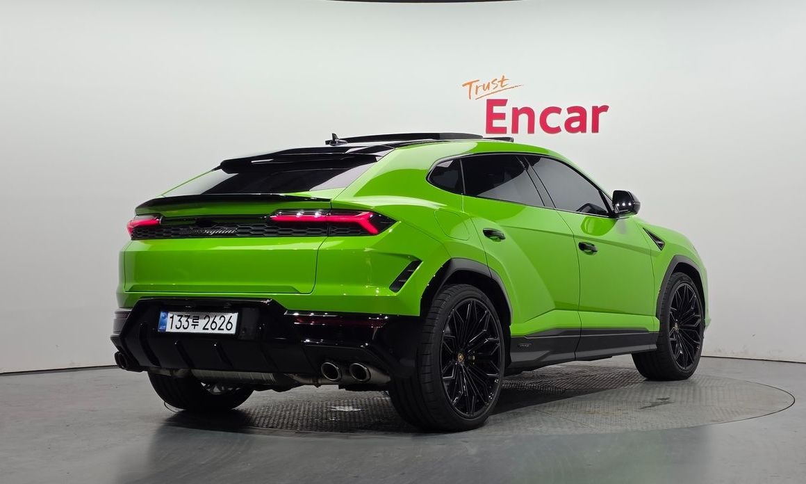 Lamborghini Urus 2025