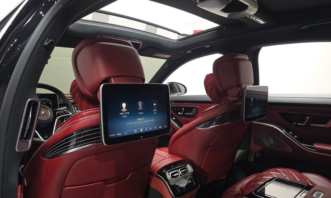 Mercedes-Benz S-Class 2024