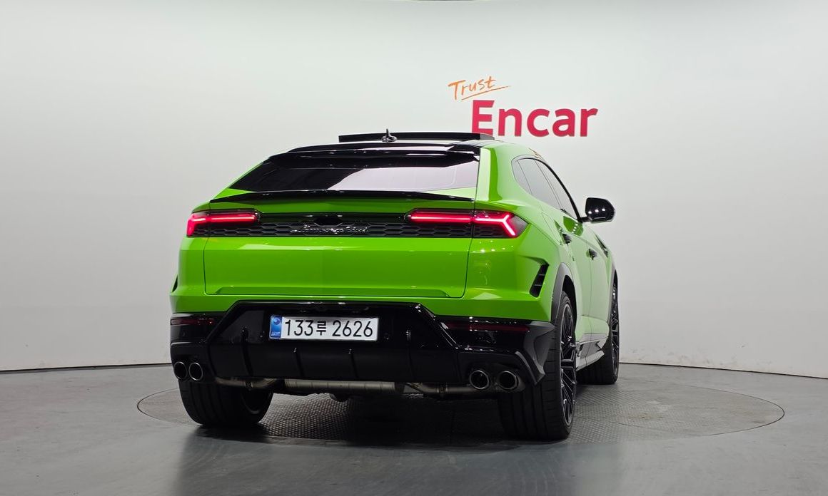 Lamborghini Urus 2025