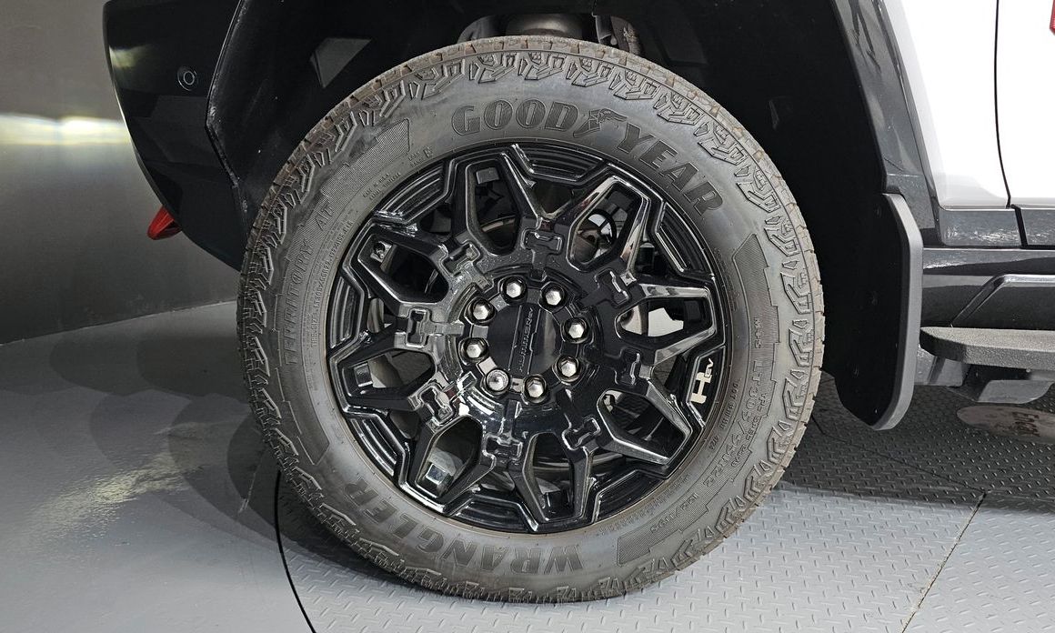 GMC Hummer EV 2025