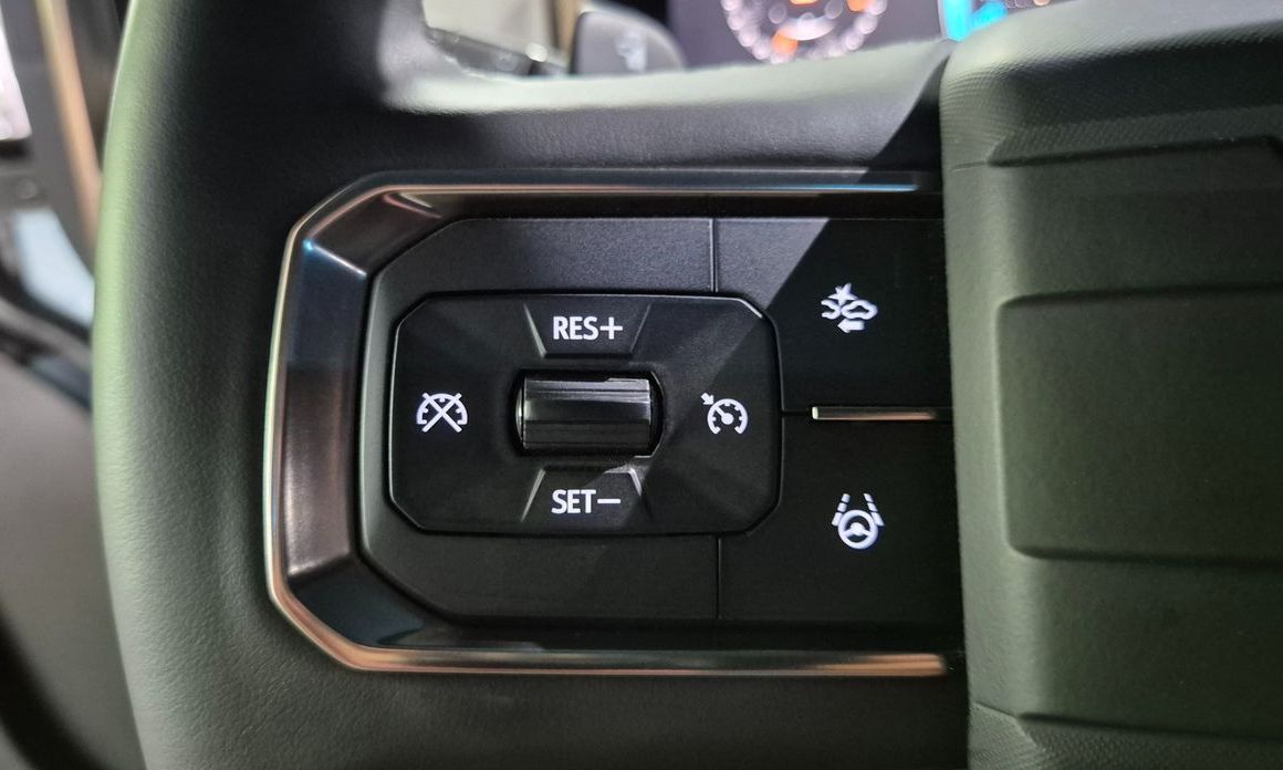 GMC Hummer EV 2025