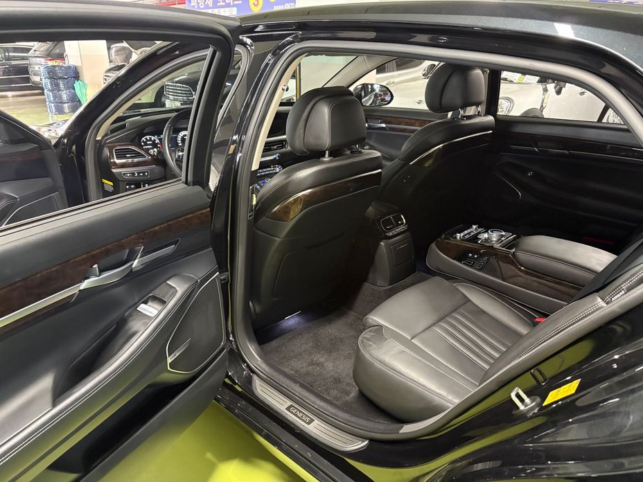 Genesis G90 2021