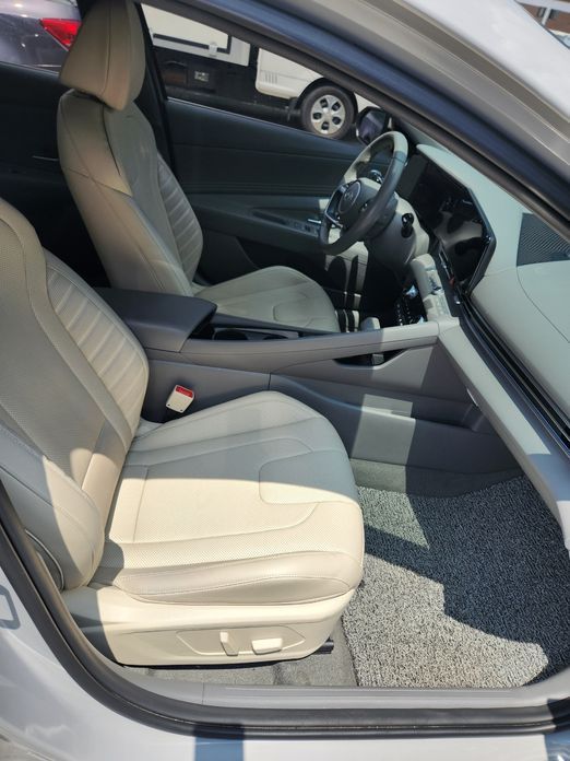 Hyundai AVANTE 2025