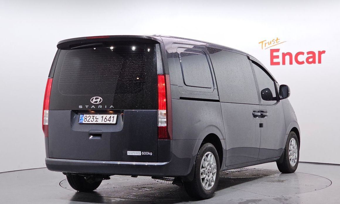 Hyundai Staria 2025