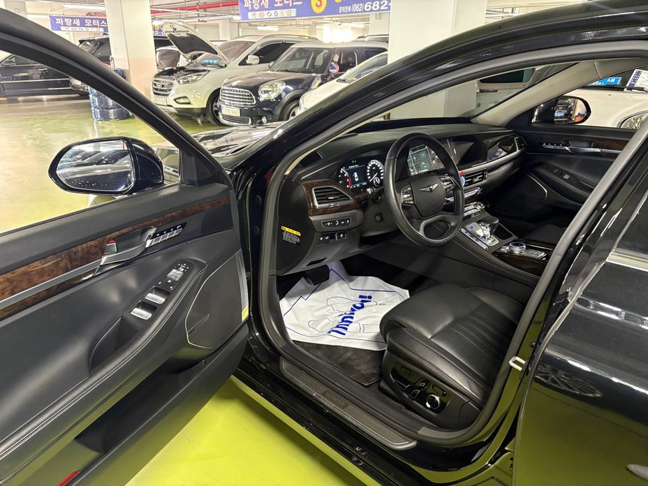 Genesis G90 2021