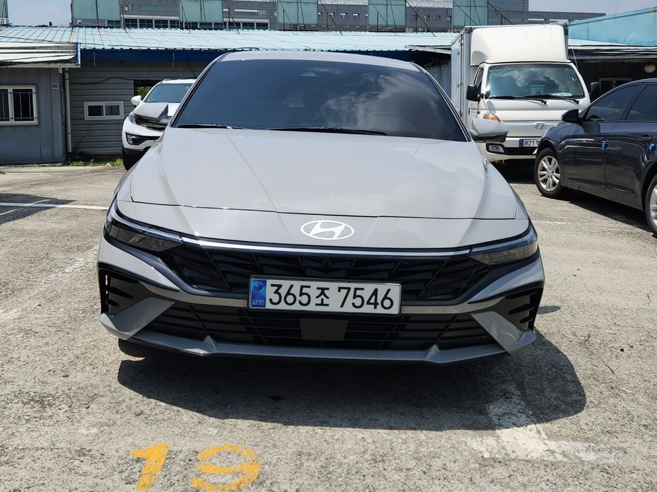 Hyundai AVANTE 2025