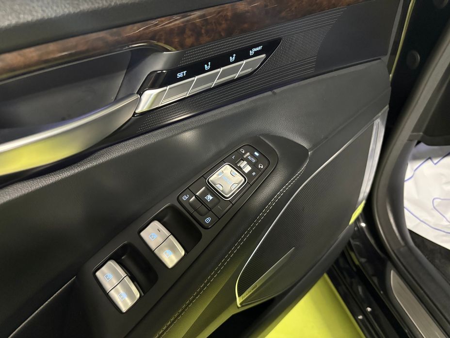 Genesis G90 2021