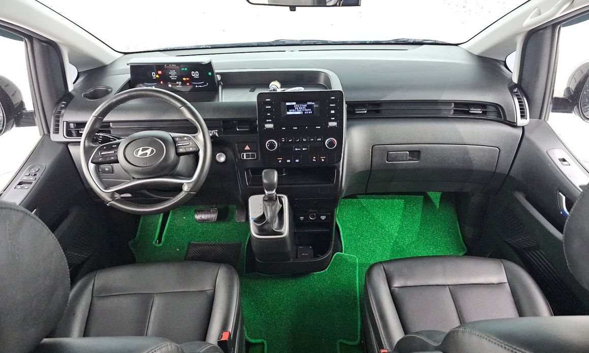 Hyundai Staria 2025