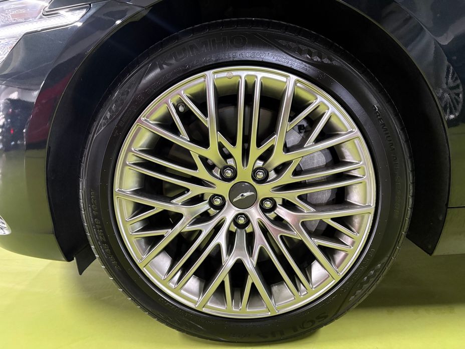 Genesis G90 2021