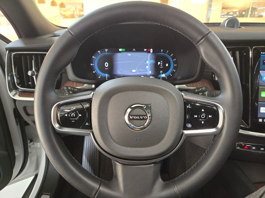 Volvo V60 2025