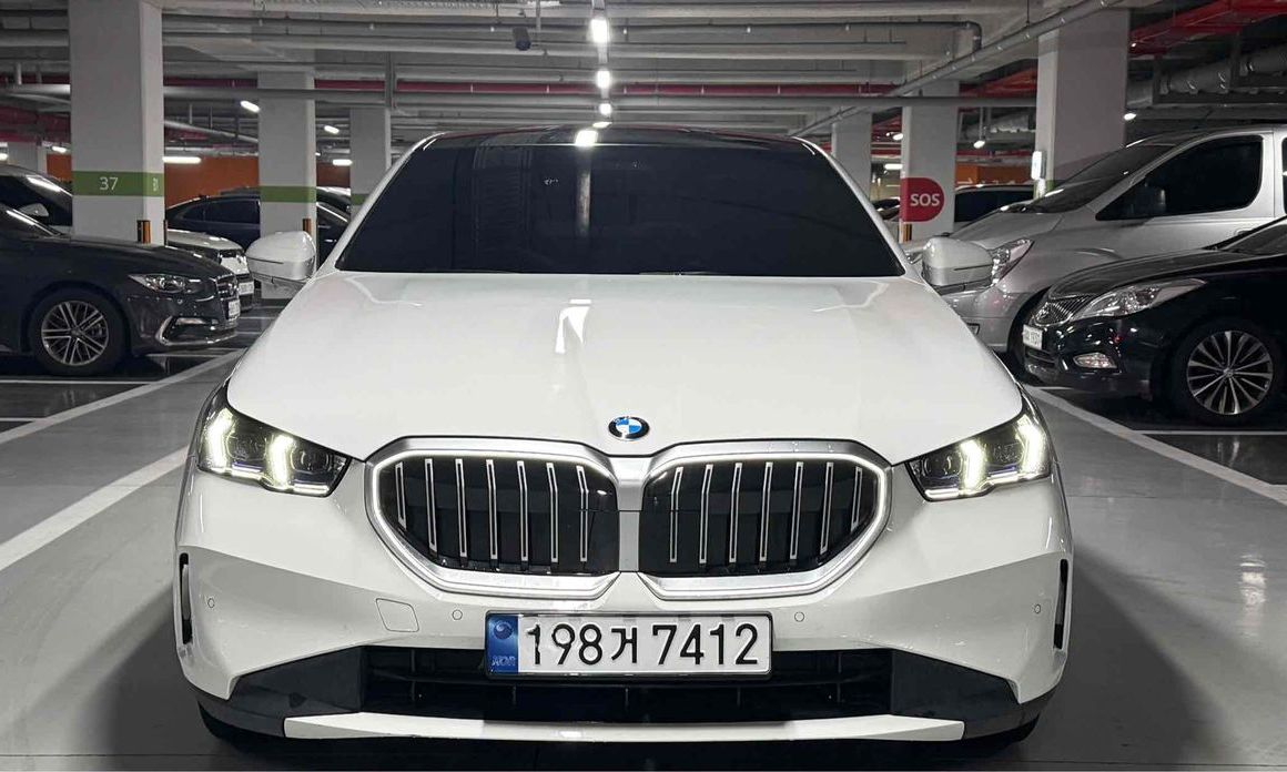 BMW 5-Series 2024