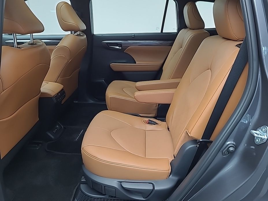 Toyota Highlander 2025