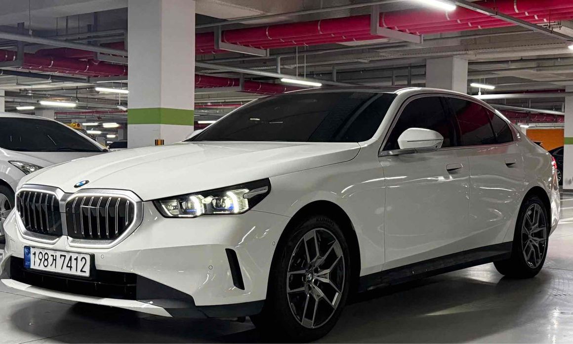 BMW 5-Series 2024