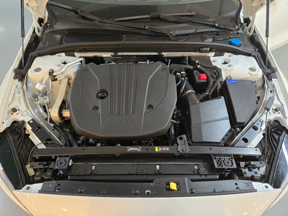 Volvo V60 2025