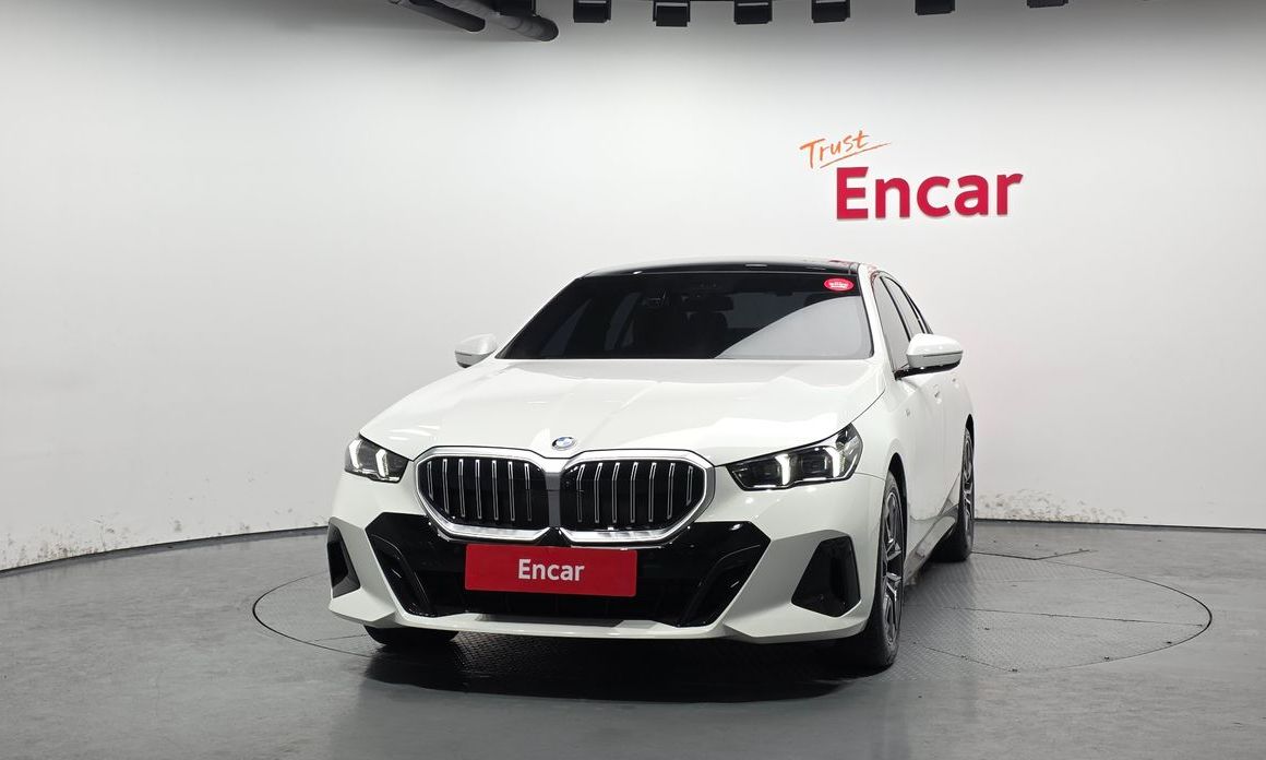 BMW 5-Series 2025