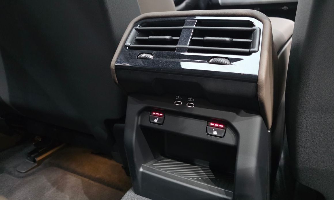 BMW 5-Series 2025
