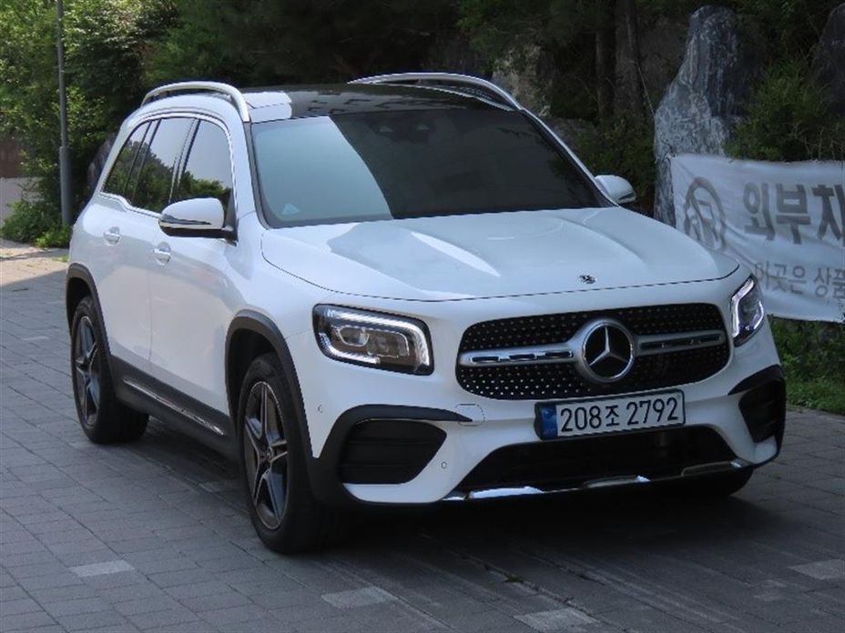 Mercedes-Benz GLB-Class 2023
