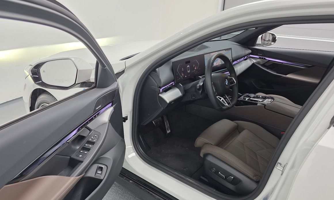 BMW 5-Series 2025