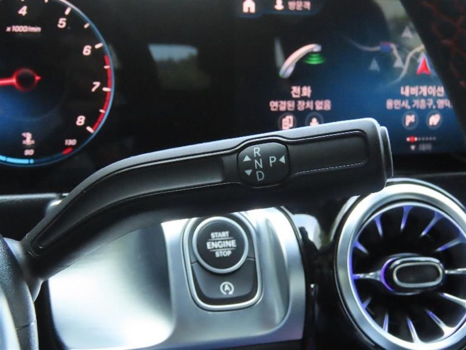 Mercedes-Benz GLB-Class 2023