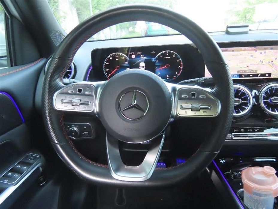 Mercedes-Benz GLB-Class 2023