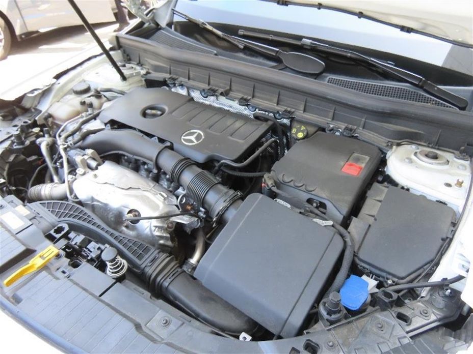 Mercedes-Benz GLB-Class 2023
