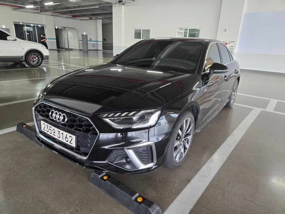 Audi A4 2023