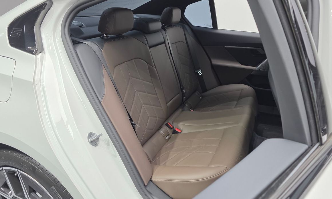 BMW 5-Series 2025