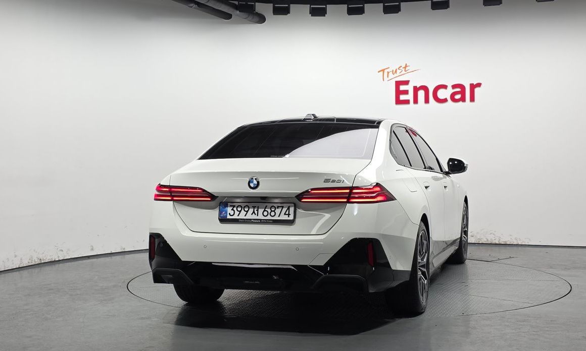 BMW 5-Series 2025