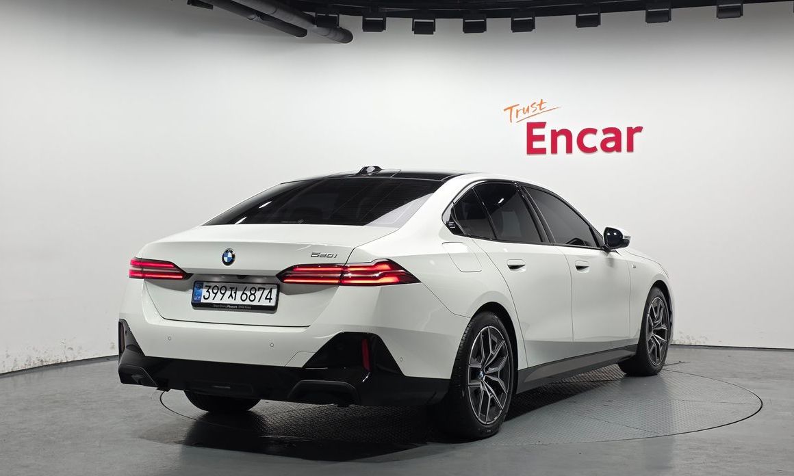 BMW 5-Series 2025