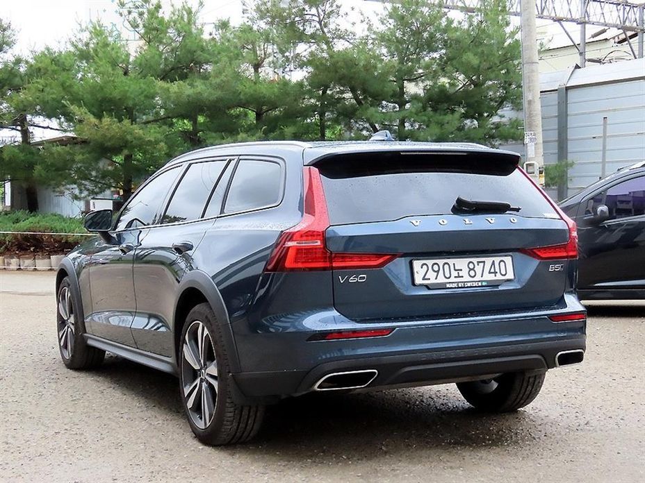 Volvo V60 2021