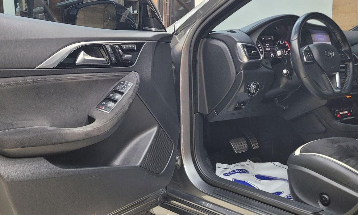 Infiniti Q30 2017