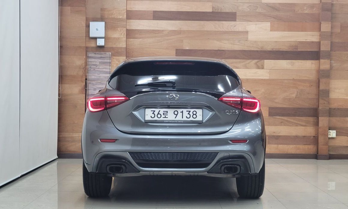 Infiniti Q30 2017