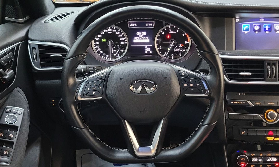 Infiniti Q30 2017