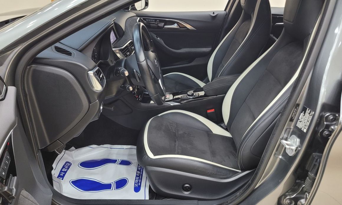 Infiniti Q30 2017