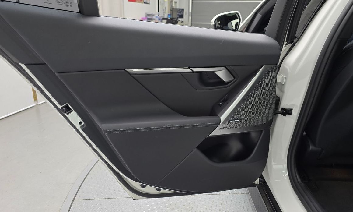 BMW 5-Series 2024