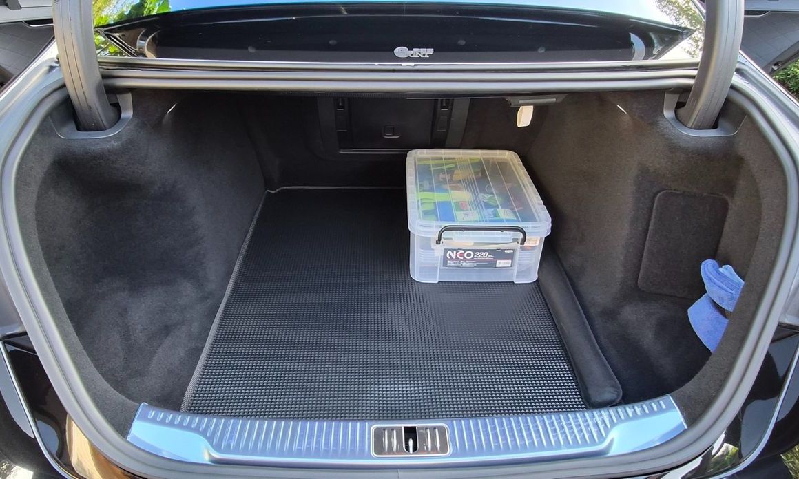 Mercedes-Benz S-Class 2023