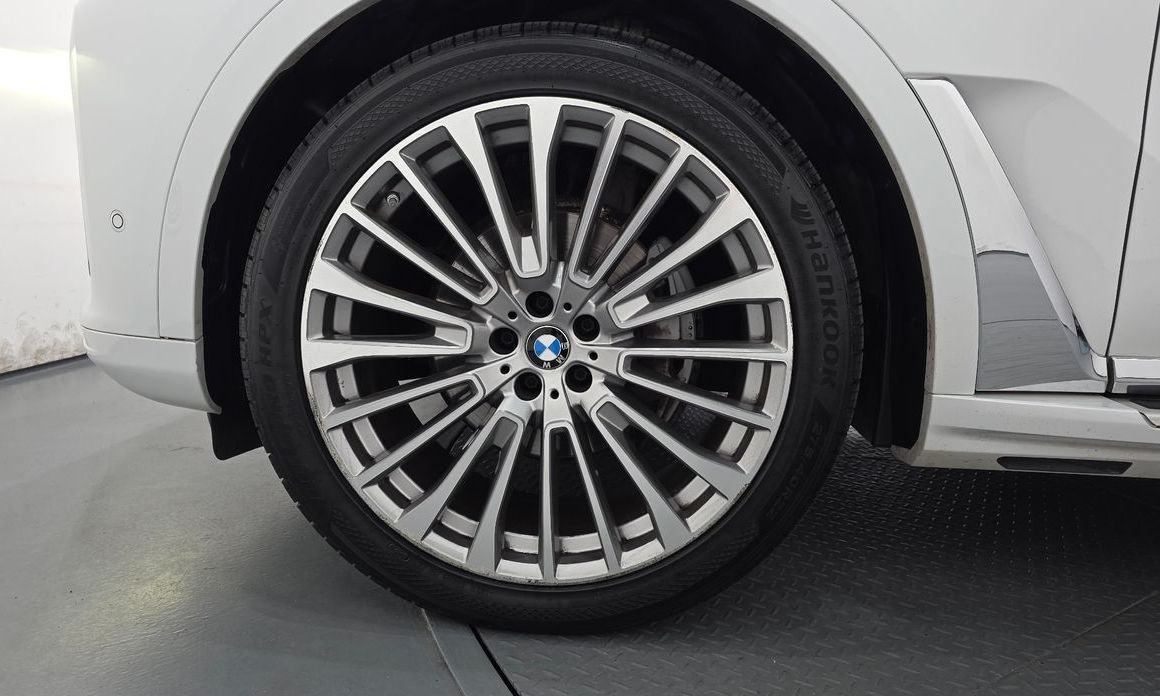 BMW X7 2021
