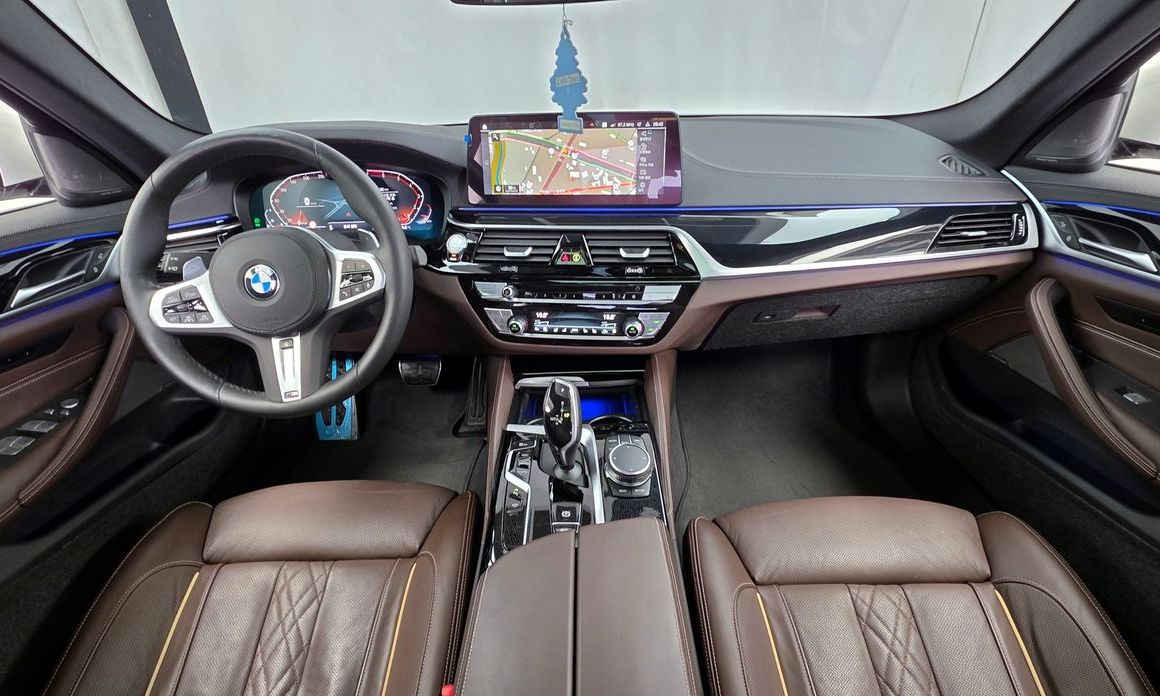 BMW 5-Series 2023