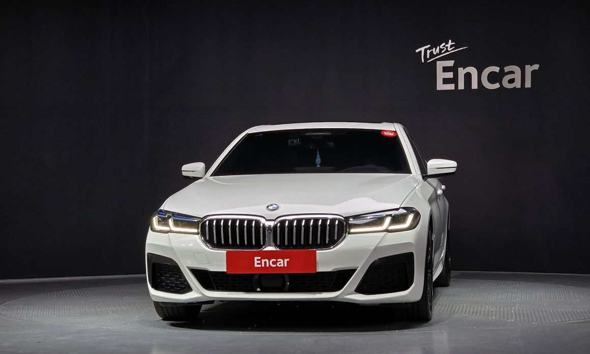 BMW 5-Series 2023