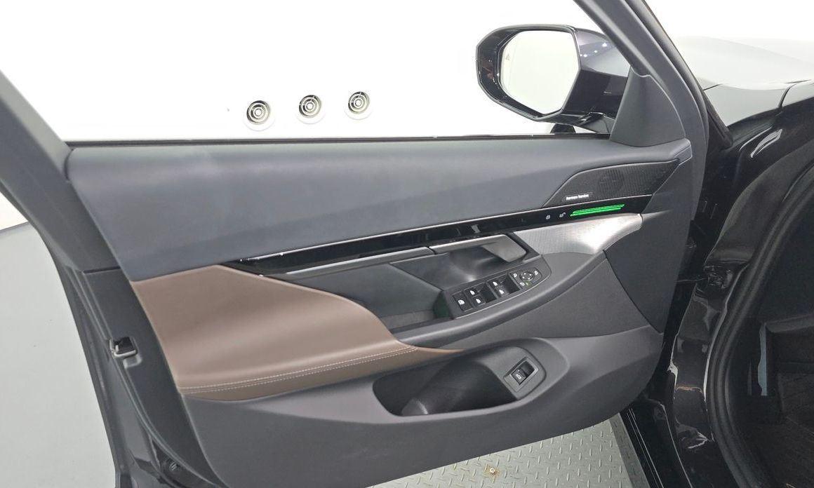 BMW 5-Series 2024