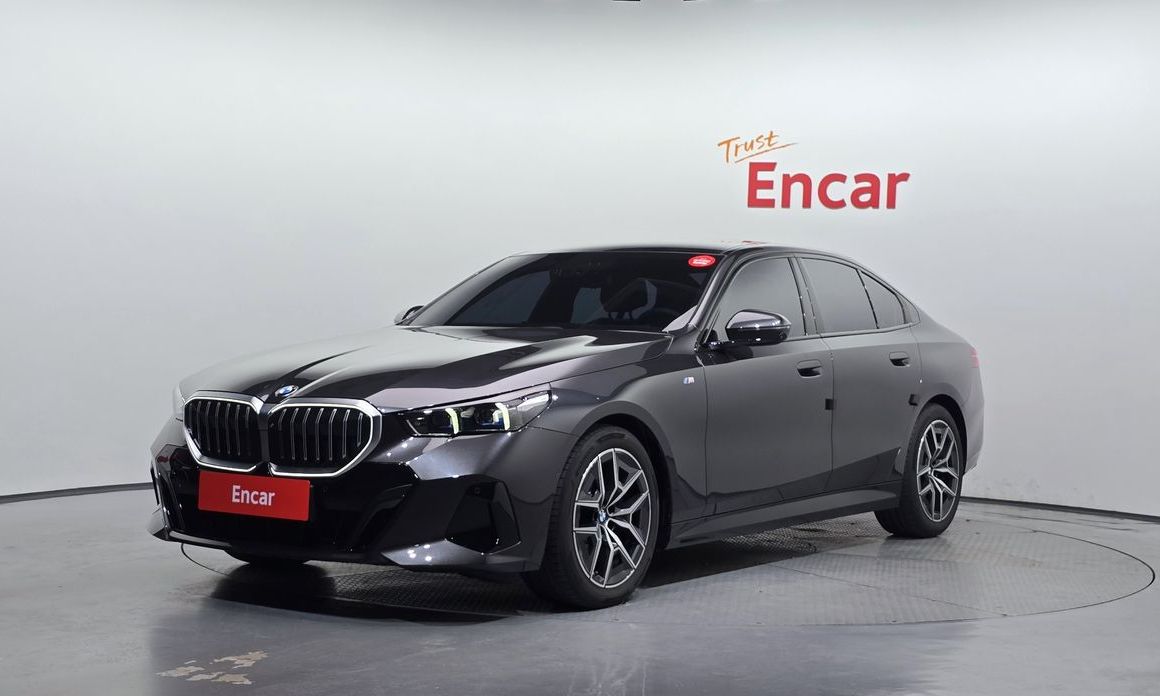 BMW 5-Series 2024