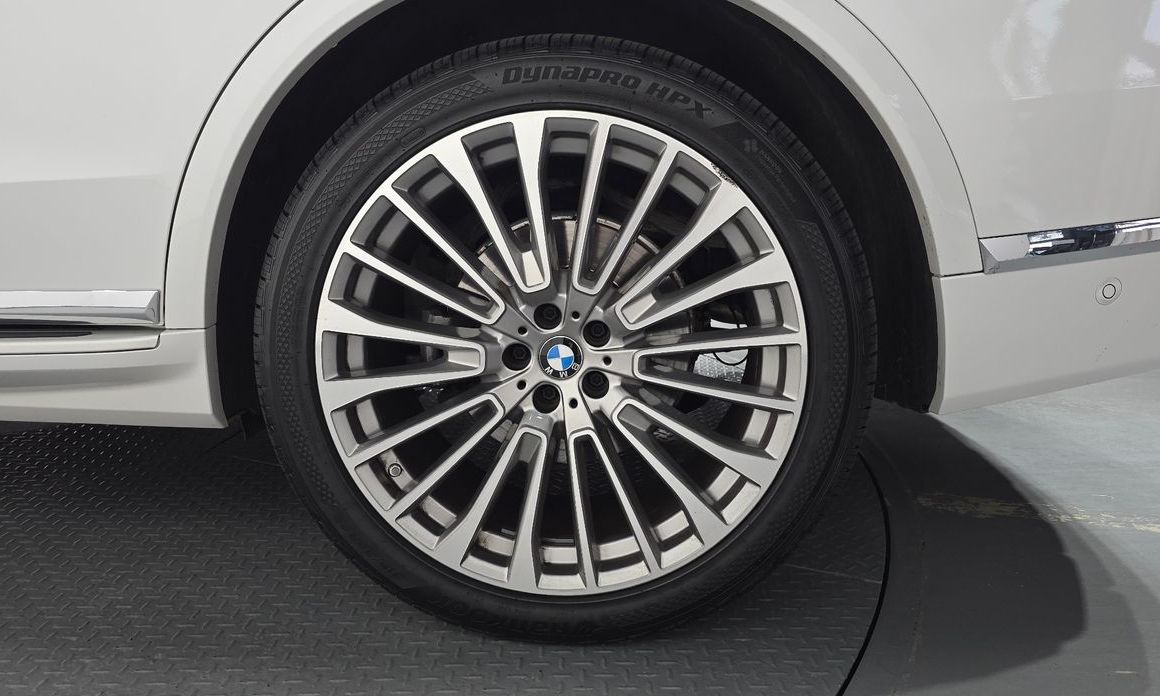 BMW X7 2021
