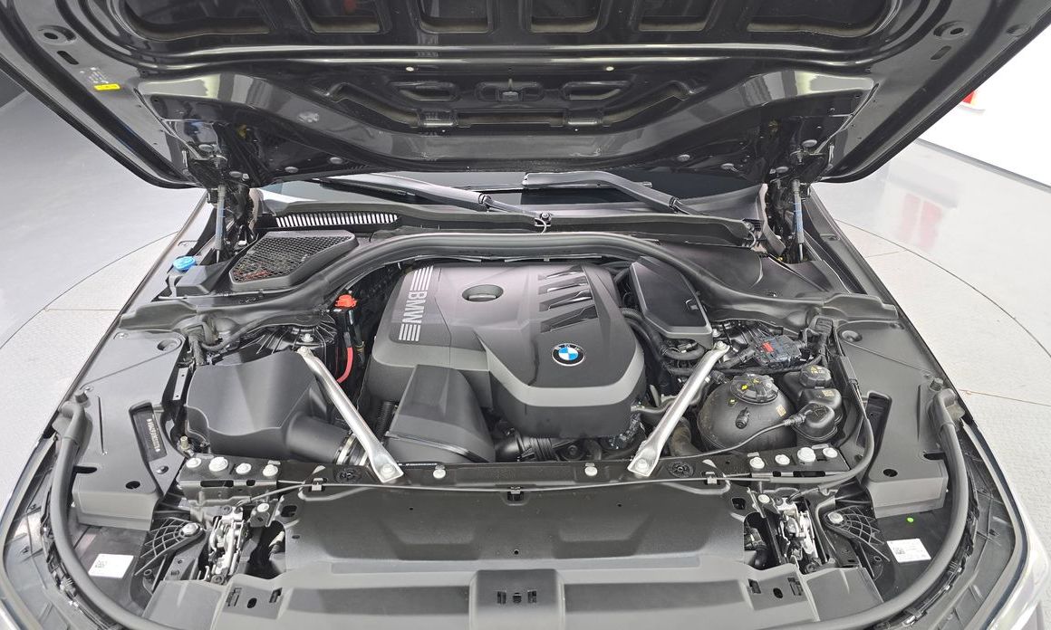 BMW 5-Series 2024