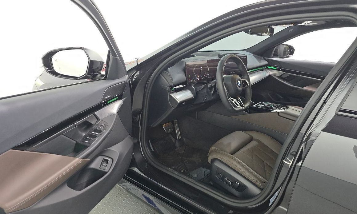 BMW 5-Series 2024