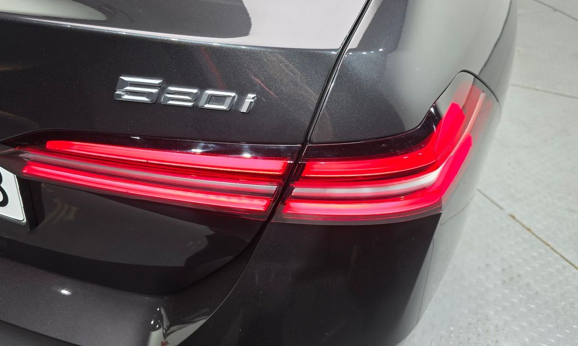 BMW 5-Series 2024