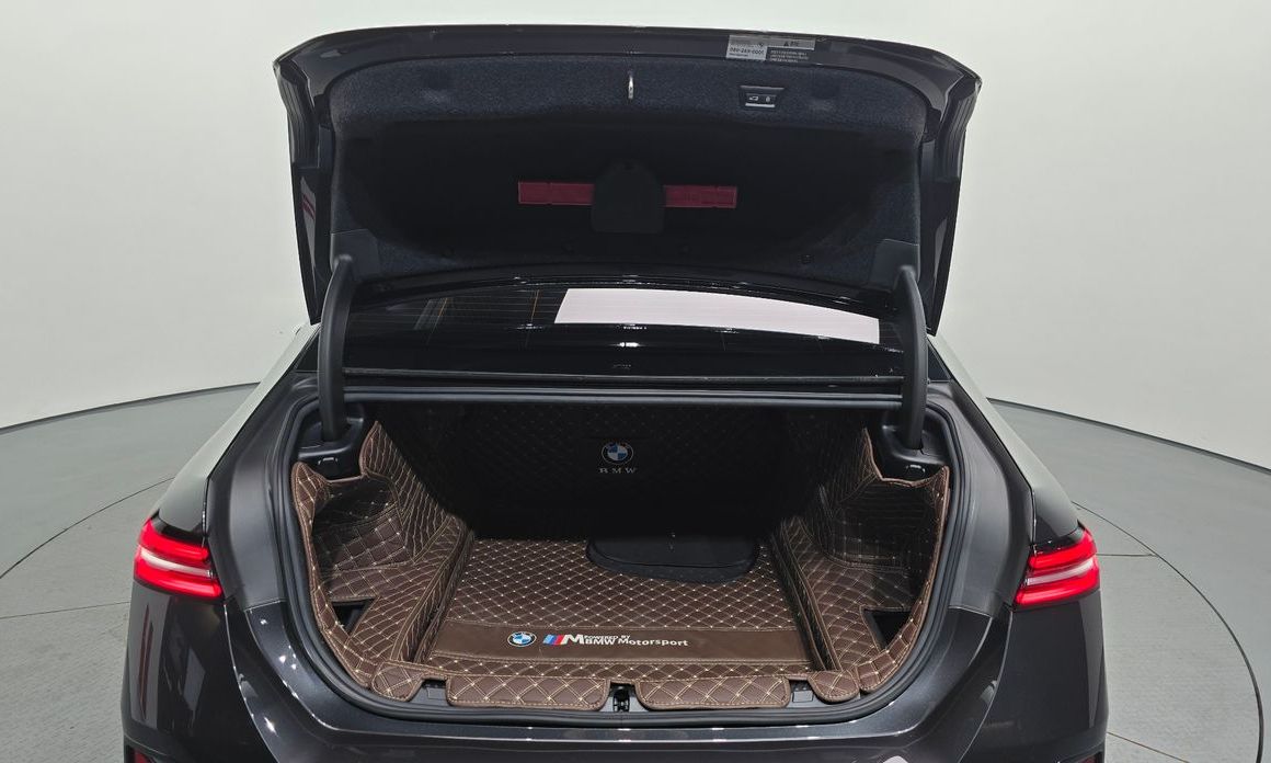 BMW 5-Series 2024