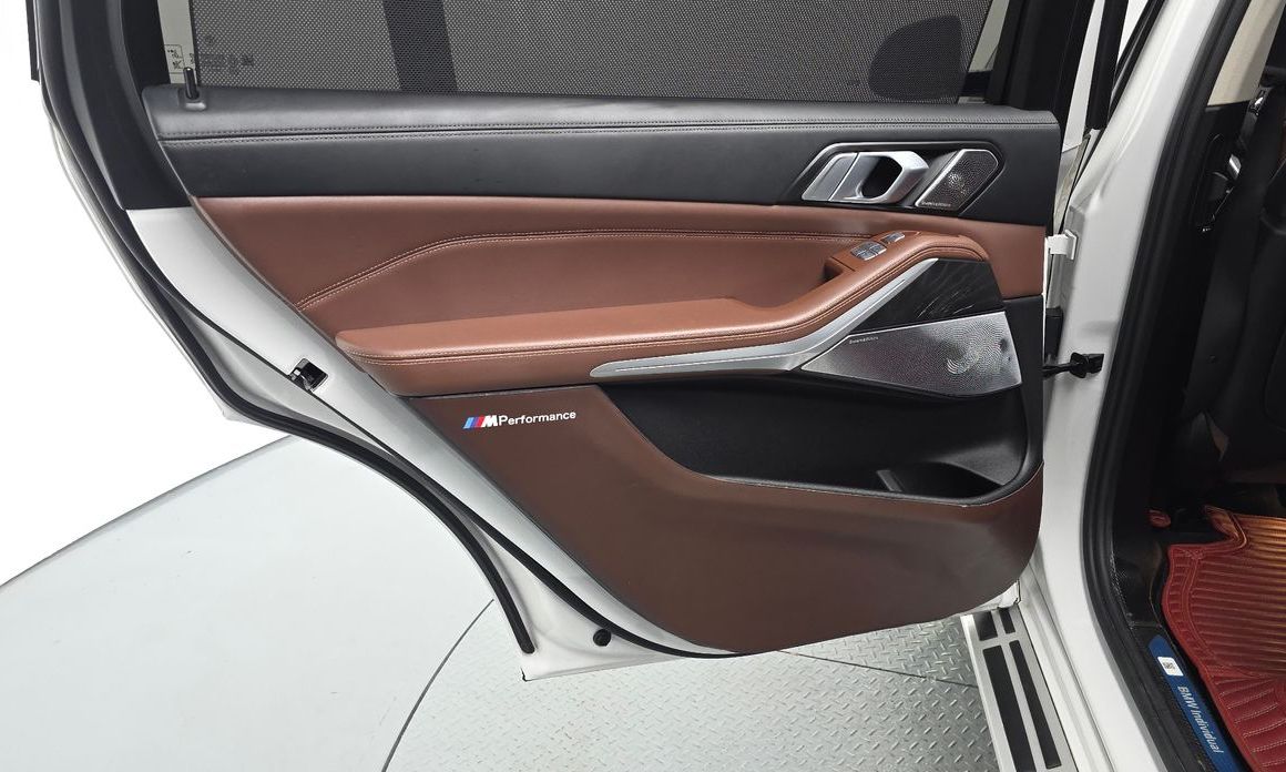 BMW X7 2021